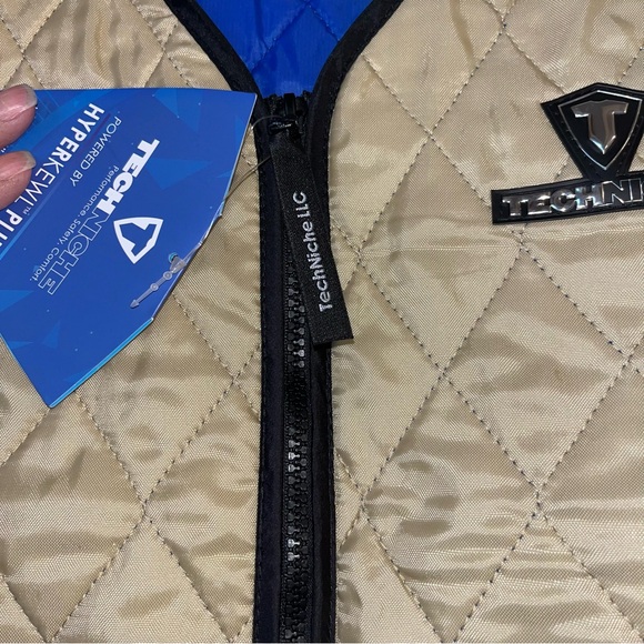 Tech Niche HyperKewl Plus Vest Evaporating Cooling Technology - Picture 2 of 12